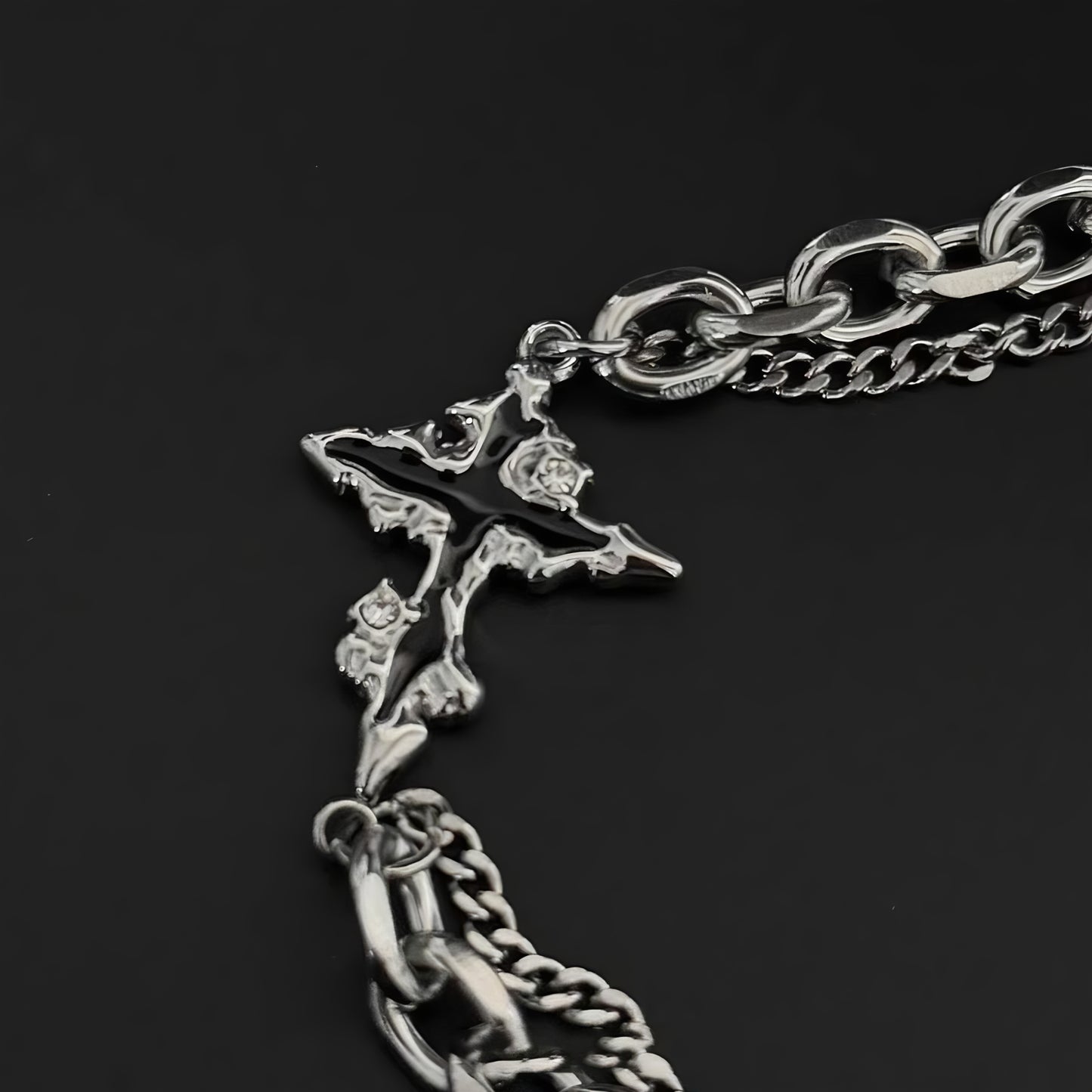 ダブルチェーン クロスチャーム チタンブレスレット / Double Chain Cross Charm Titanium Bracelet
