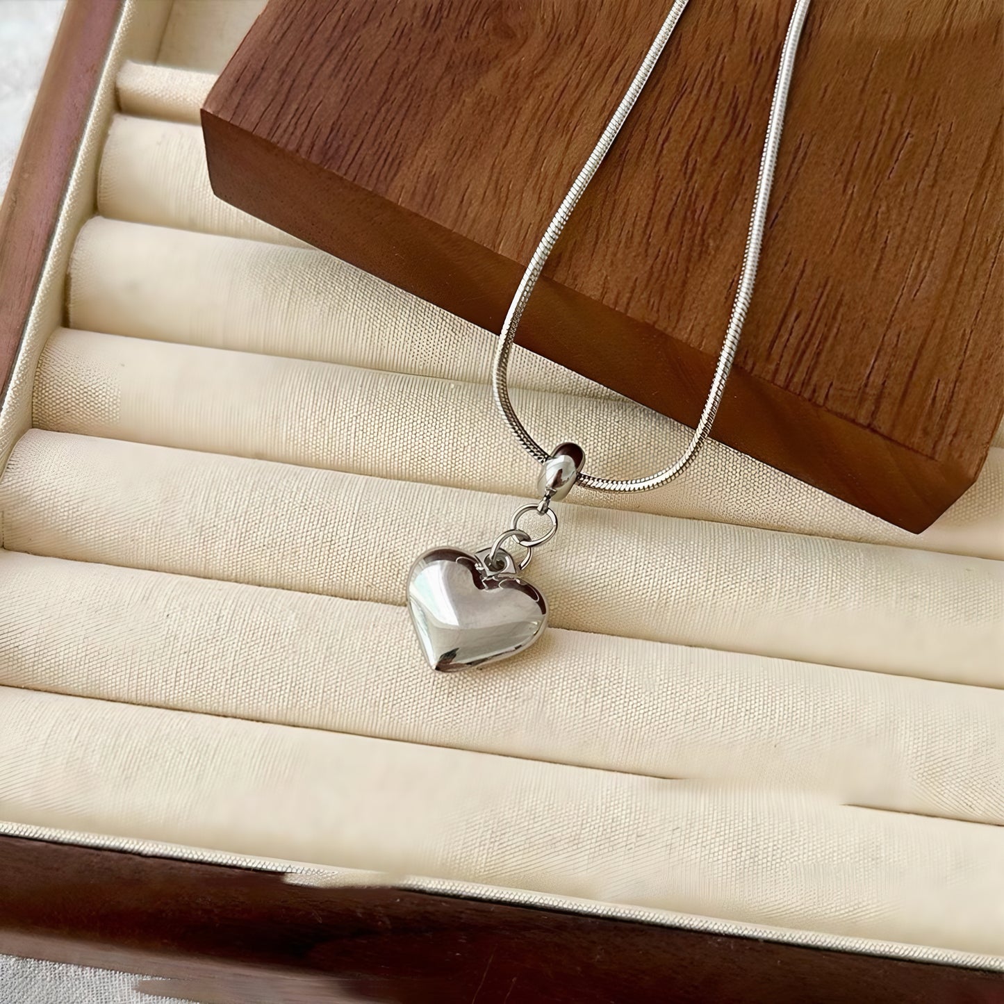 ハートチャーム 抽拉式 ロングチタンネックレス / Heart Charm Adjustable Long Titanium Necklace