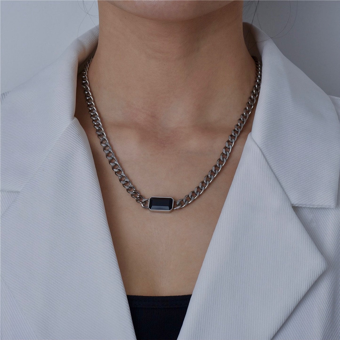 ブラックジルコン スクエア 鎖骨チェーンネックレス / Black Zircon Square Collarbone Necklace