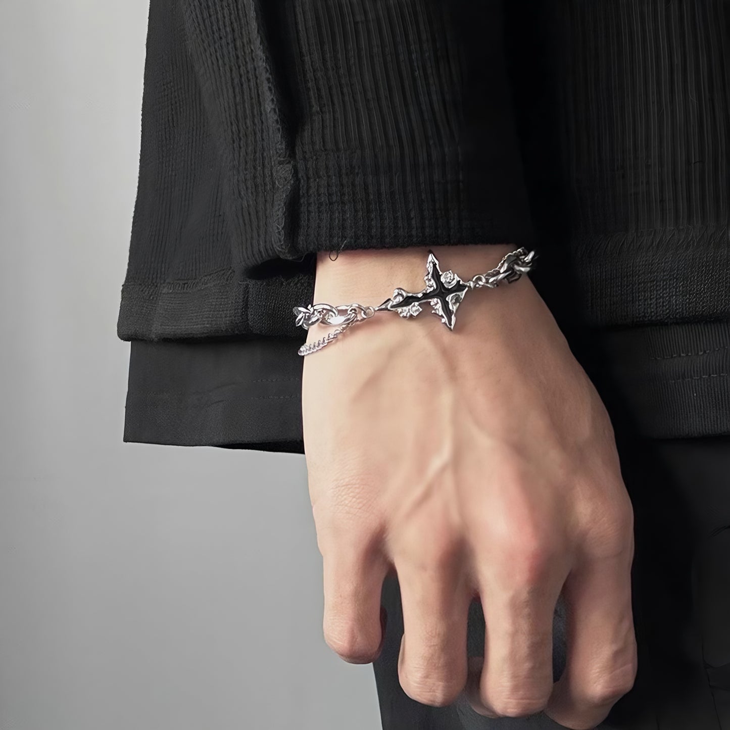 ダブルチェーン クロスチャーム チタンブレスレット / Double Chain Cross Charm Titanium Bracelet
