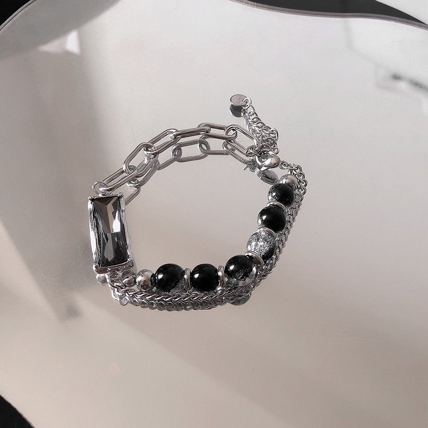 グレークリスタル 多層チェーン チタンブレスレット / Gray Crystal Layered Chain Titanium Bracelet