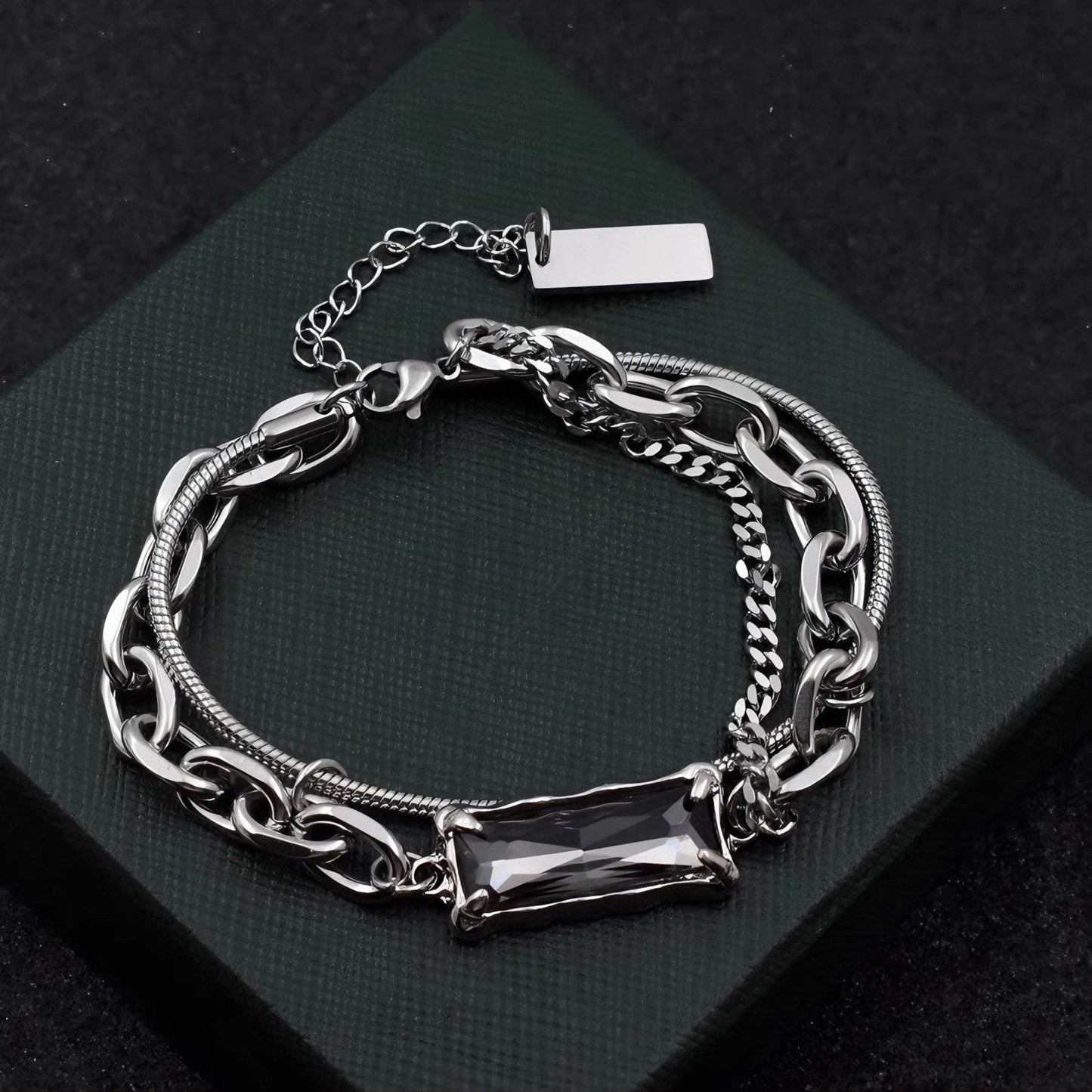 グレークリスタル 多層チェーン チタンブレスレット / Gray Crystal Layered Chain Titanium Bracelet